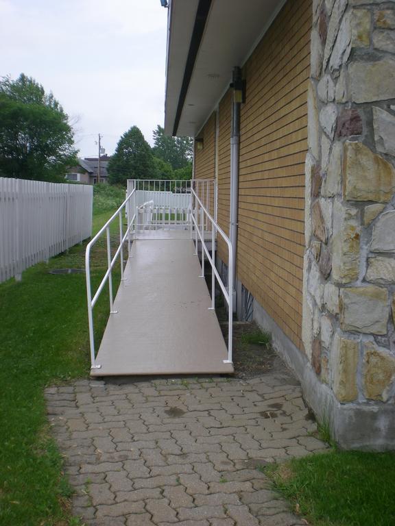 Motel Vaudreuil Extérieur photo
